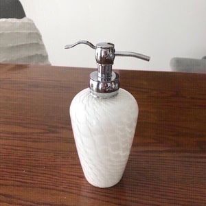 HAND SOAP DISPENSER - DISTRIBUTEUR SAVON A MAINS